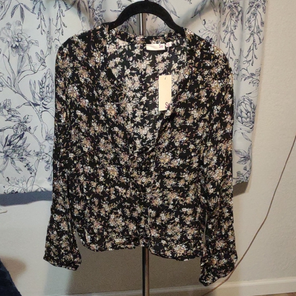 NWT- SO Floral Ruffled Long Sleeve Blouse
